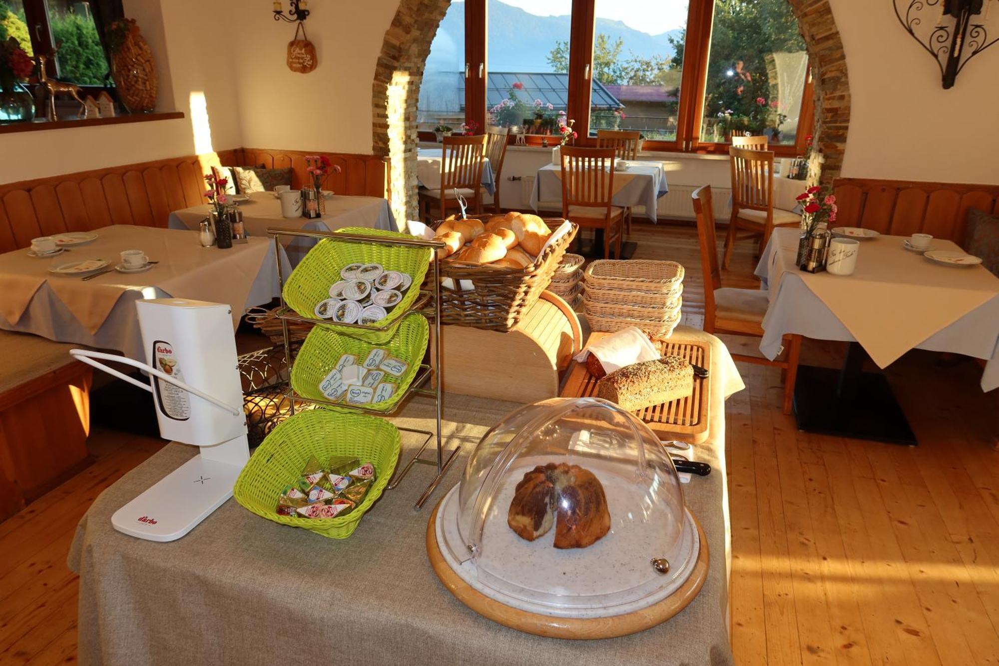 Pension Noella Sankt Johann in Tirol Exterior photo